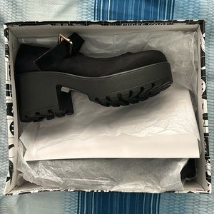 *NEW* Suede Mary Jane heels